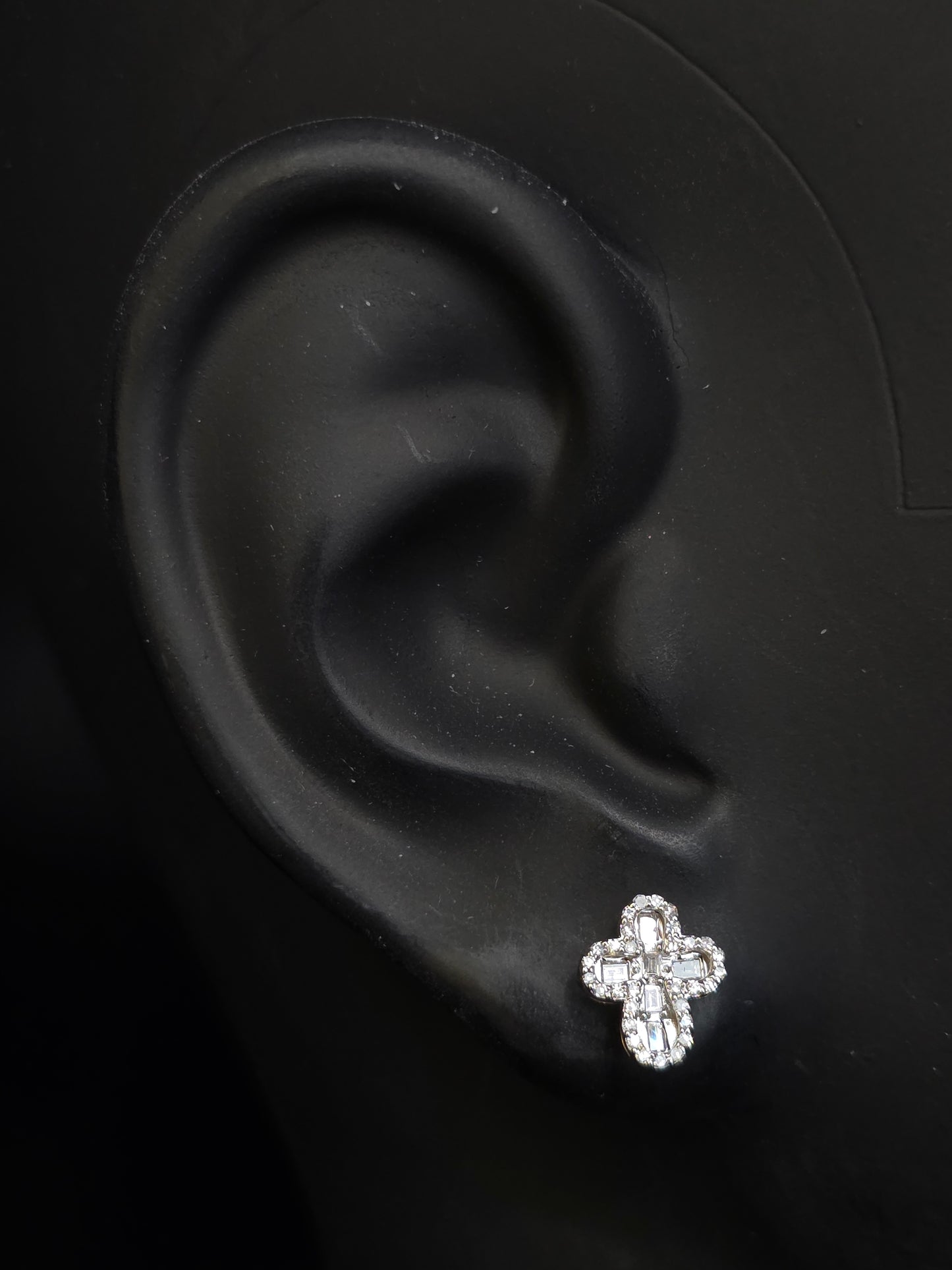 10K YELLOW GOLD BAGUETTE AND ROUND DIAMOND CROSS EARRINGS
