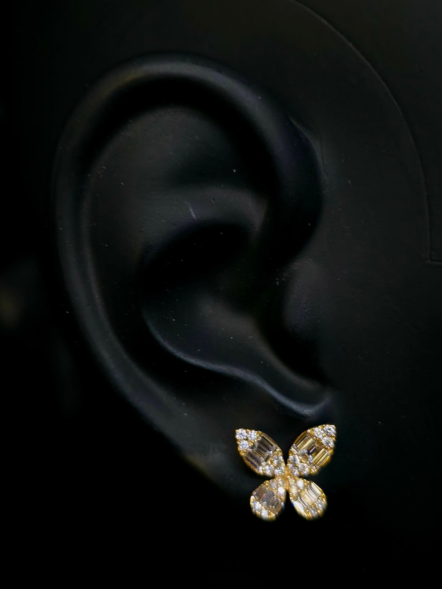 18KT YELLOW GOLD ELEGANT BUTTERFLY DIAMOND EARRINGS