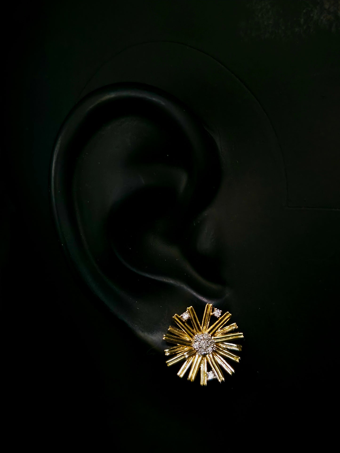 14KT YELLOW GOLD RADIANT STARBUST DIAMOND EARRINGS