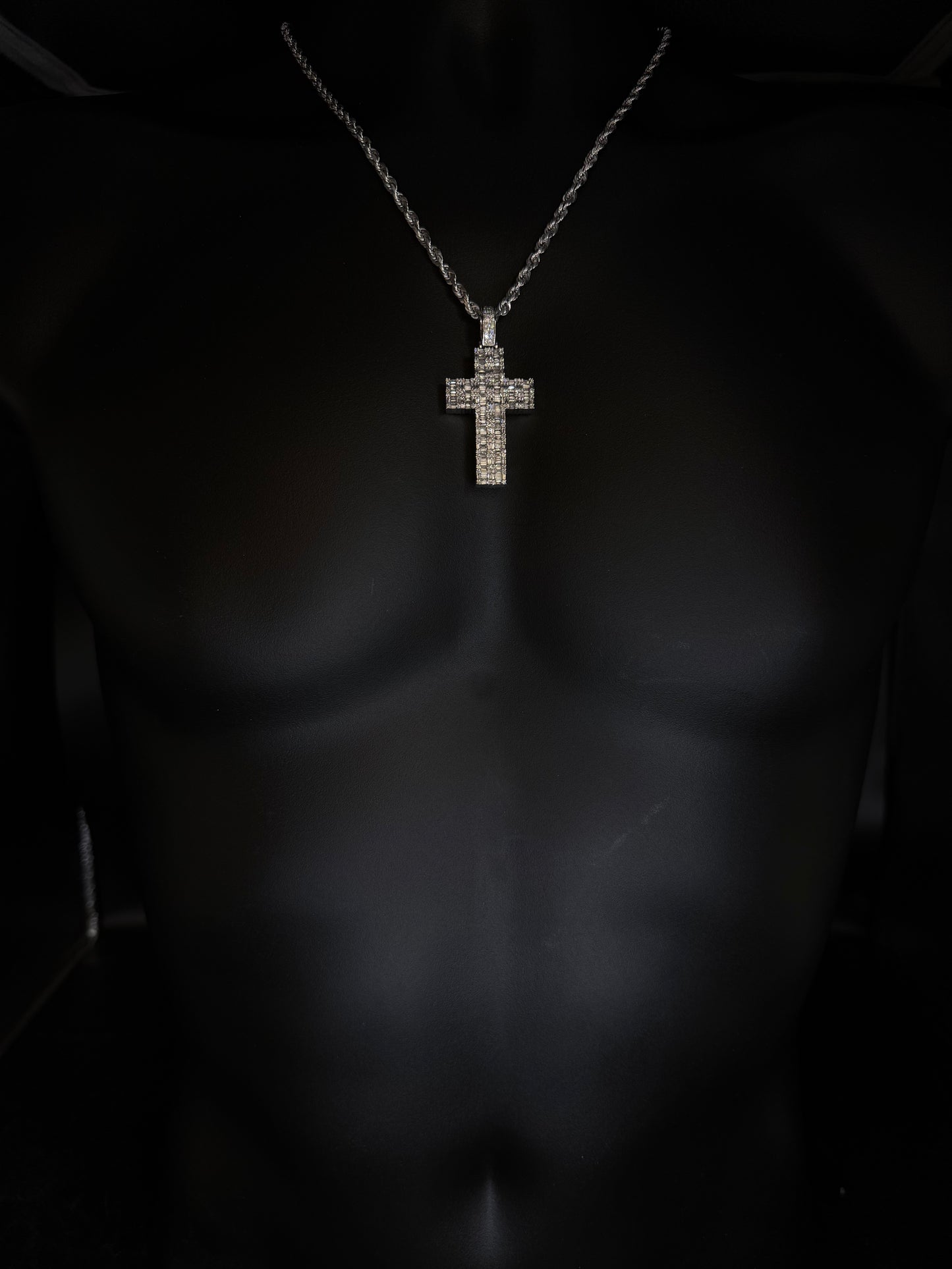 14K WHITE GOLD DIAMOND CROSS PENDANT