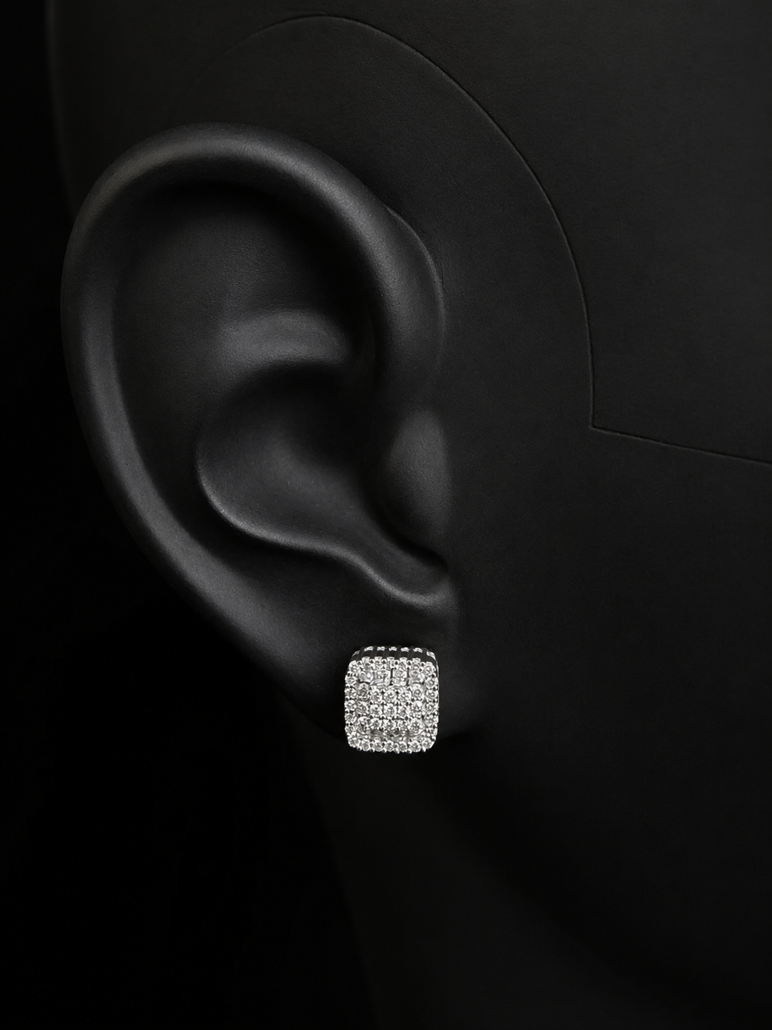 10K WHITE GOLD DIAMOND EARRINGS