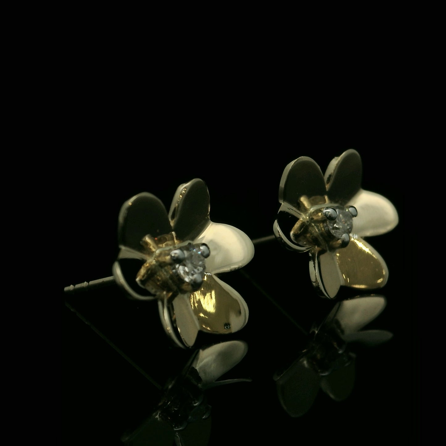 14kt YELLOW GOLD ELEGANT FLORAL DIAMOND EARRINGS