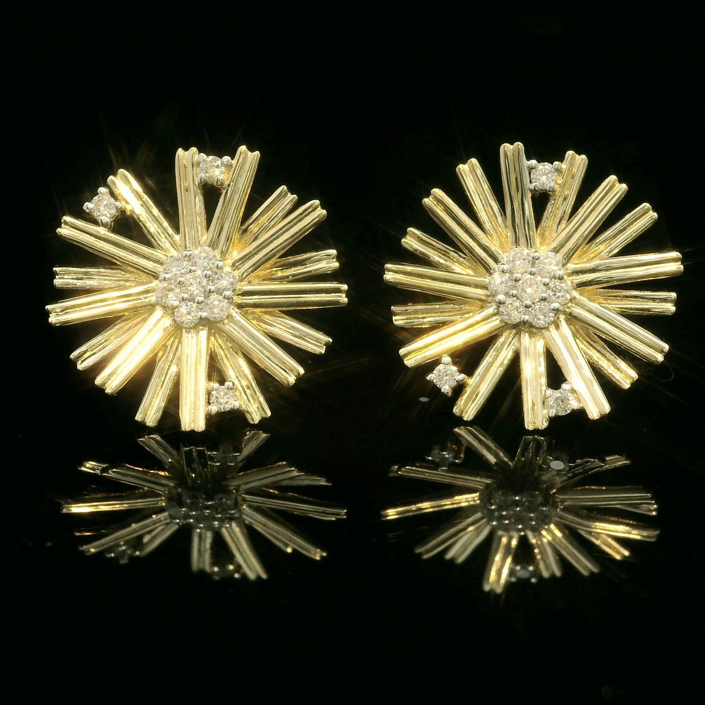 14KT YELLOW GOLD RADIANT STARBUST DIAMOND EARRINGS