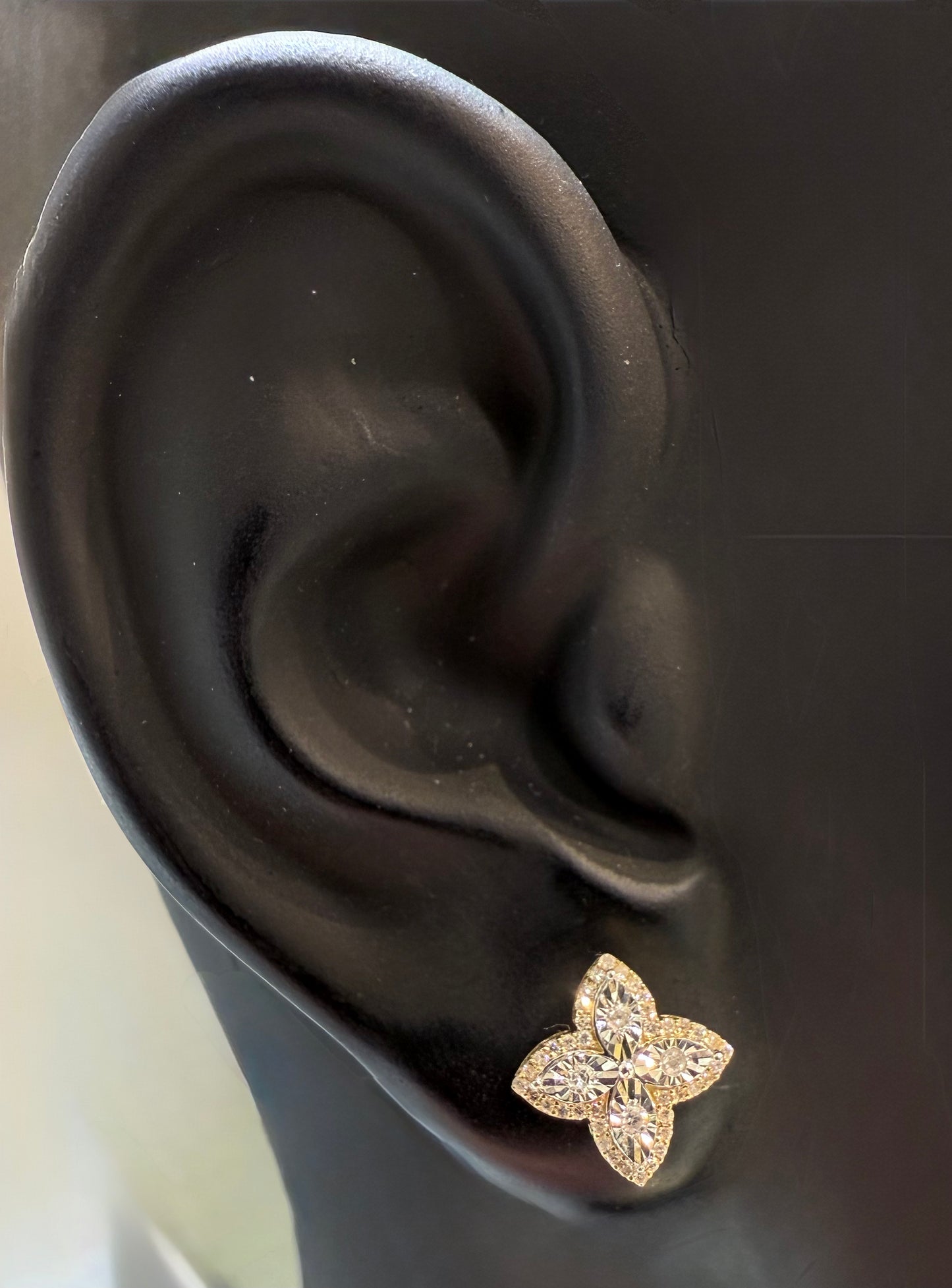 10K YELLOW GOLD DIAMOND EARRINGS