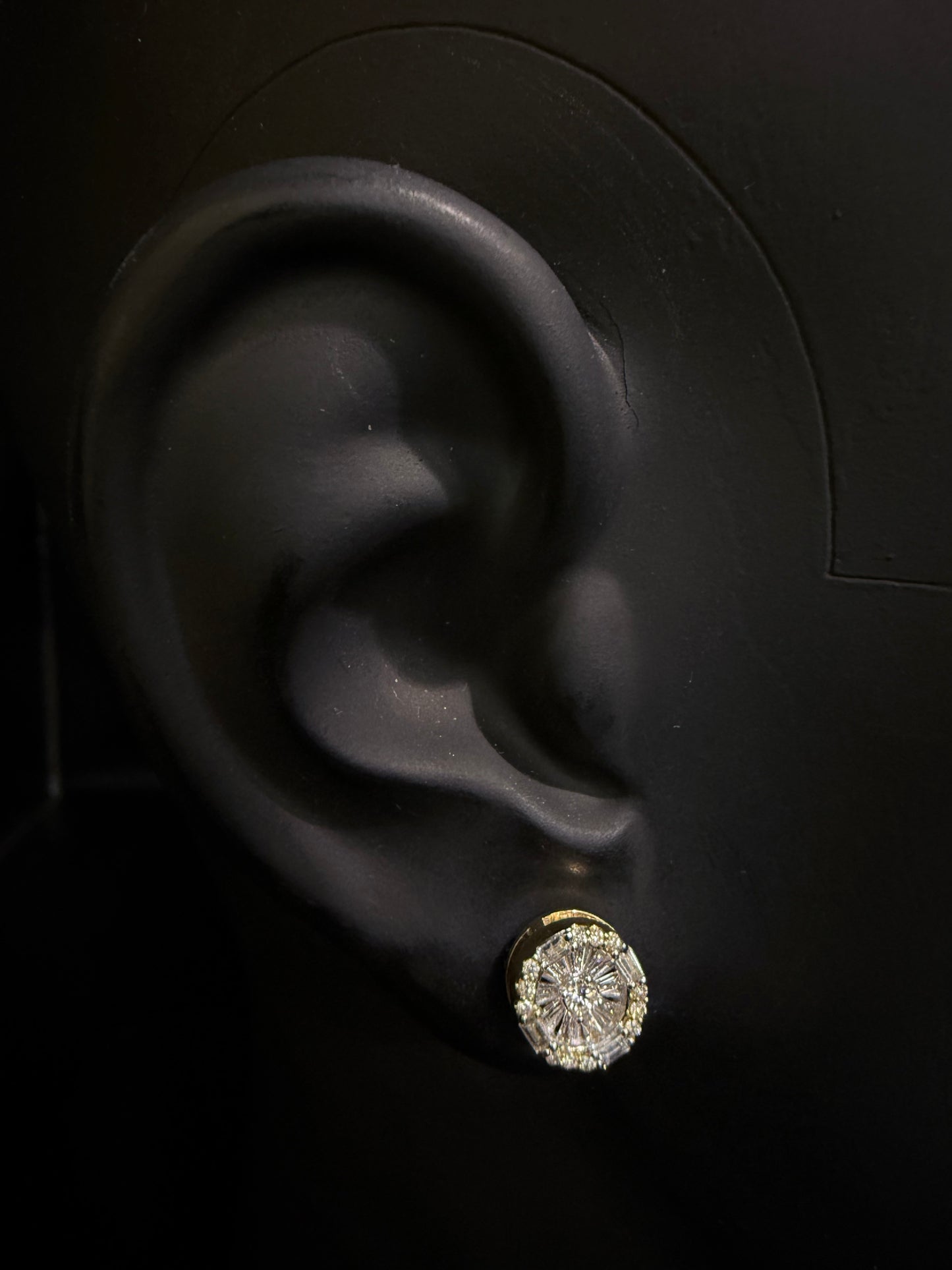 10K YELLOW GOLD BAGUETTE AND ROUND DIAMOND EARRINGS