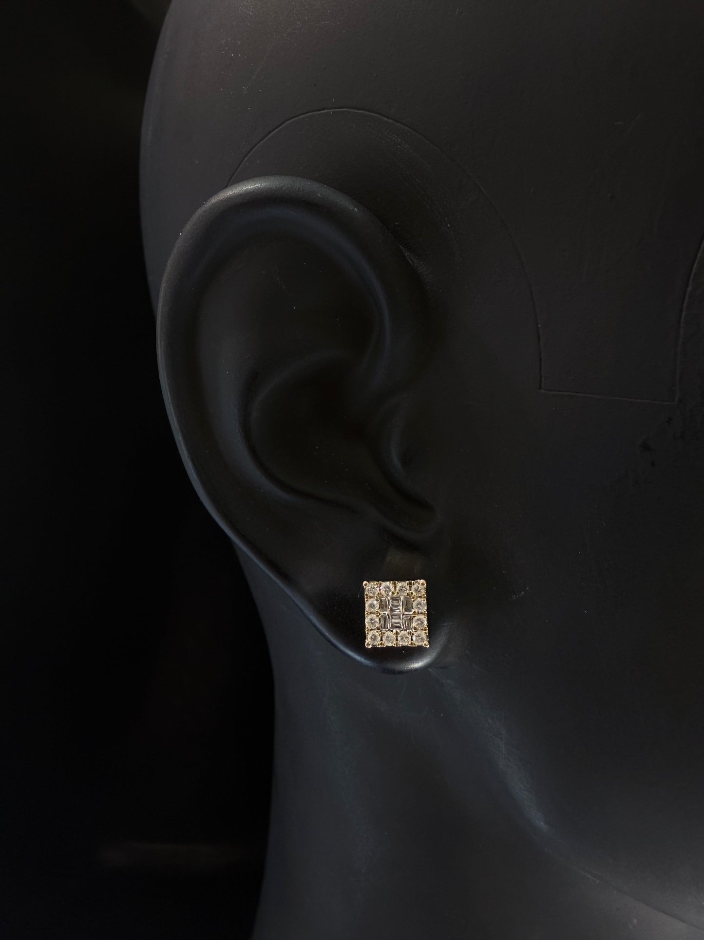 10K YELLOW GOLD BAGUETTE AND ROUND DIAMOND EARRINGS