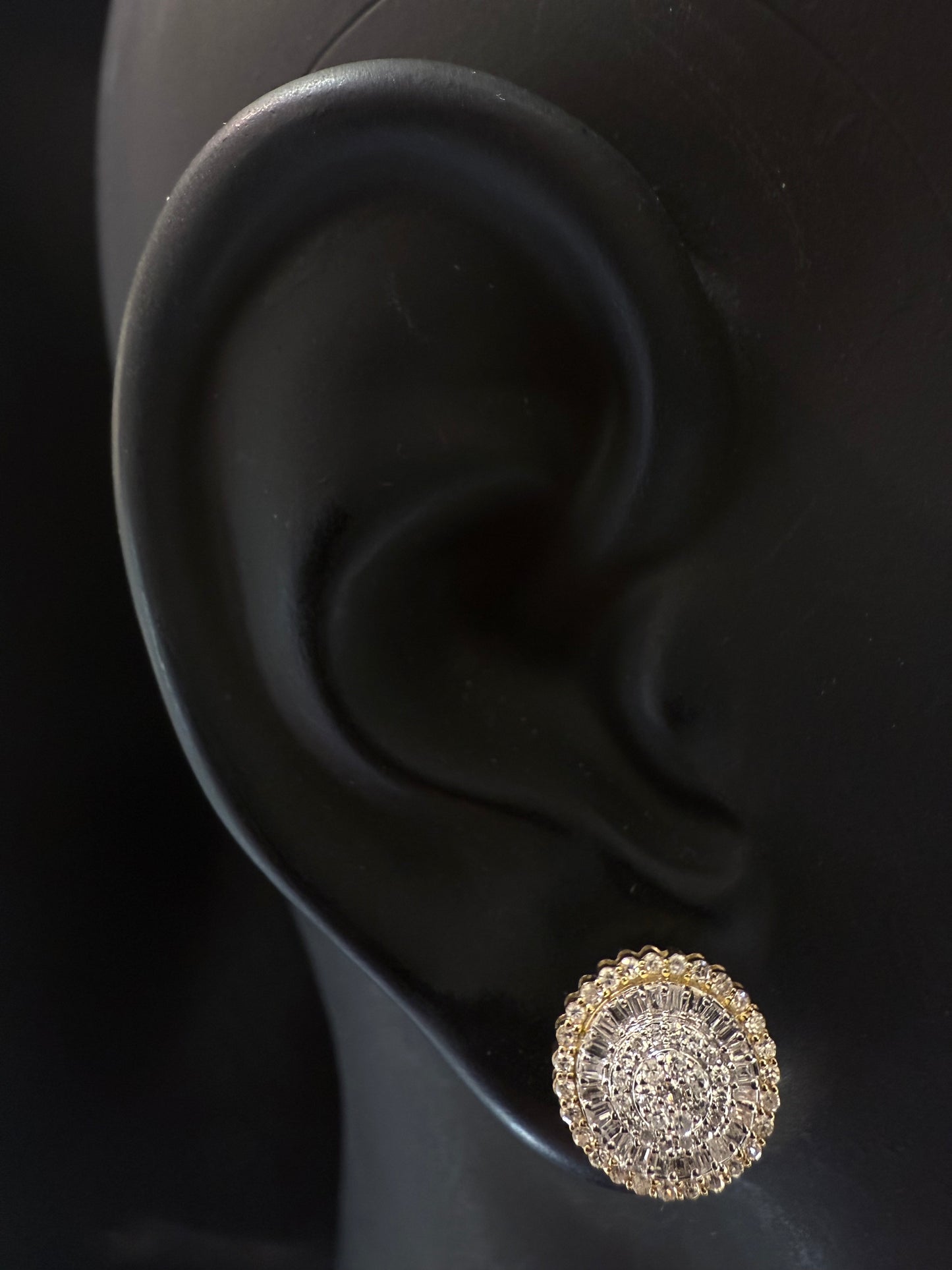 10K YELLOW GOLD BAGUETTE AND ROUND DIAMOND EARRINGS