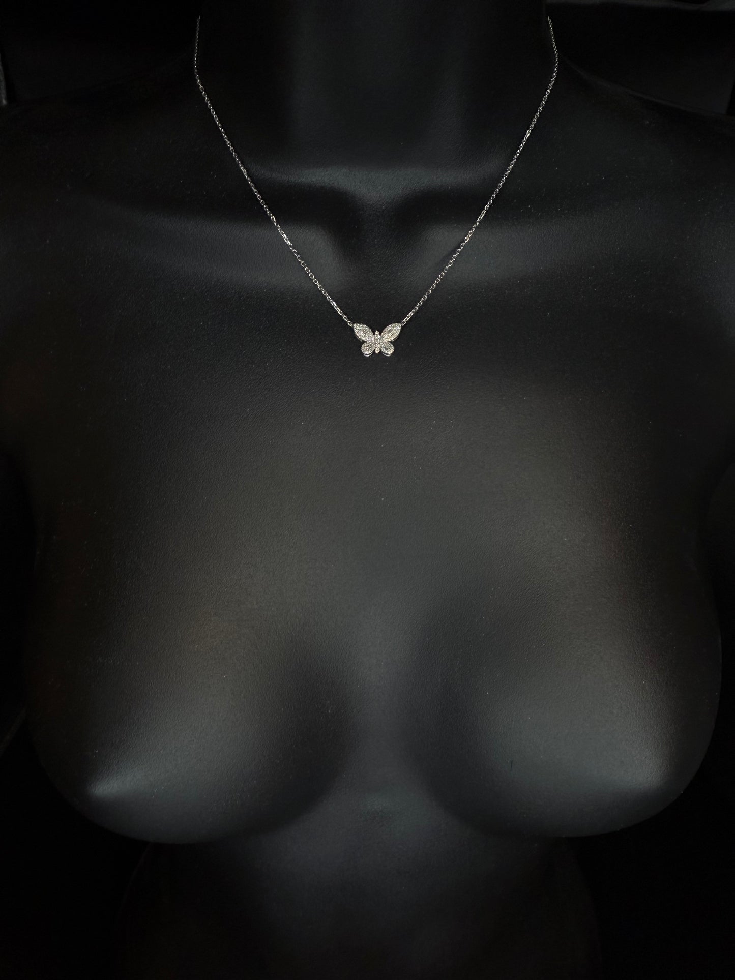 14K WHITE GOLD DIAMOND BUTTERFLY NECKLACE