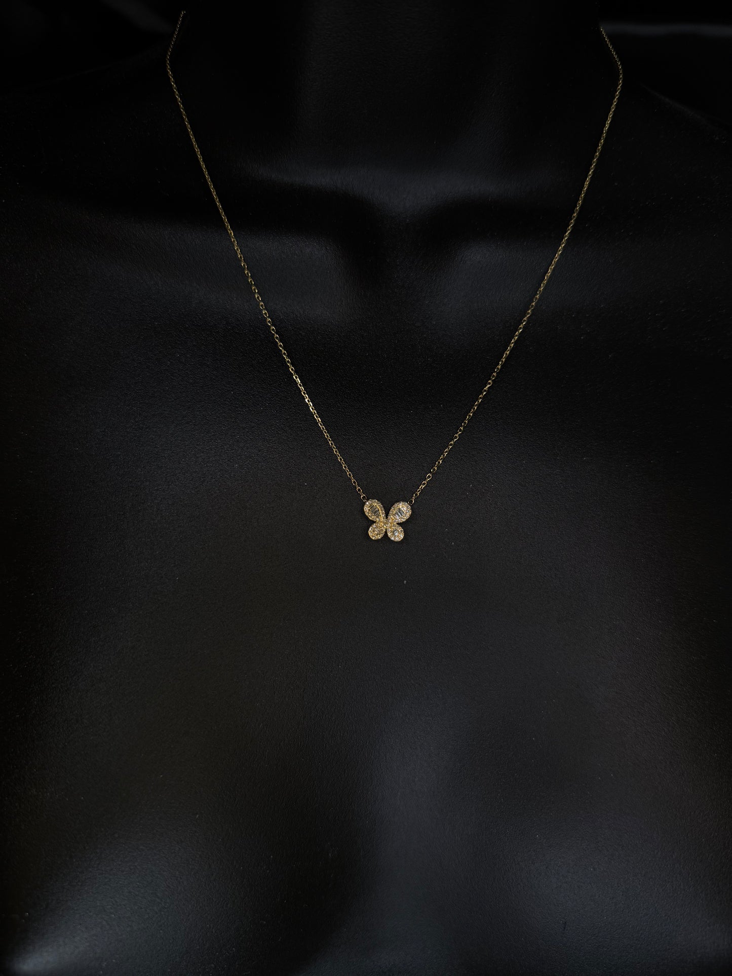 14K YELLOW GOLD DIAMOND BUTTERFLY NECKLACE
