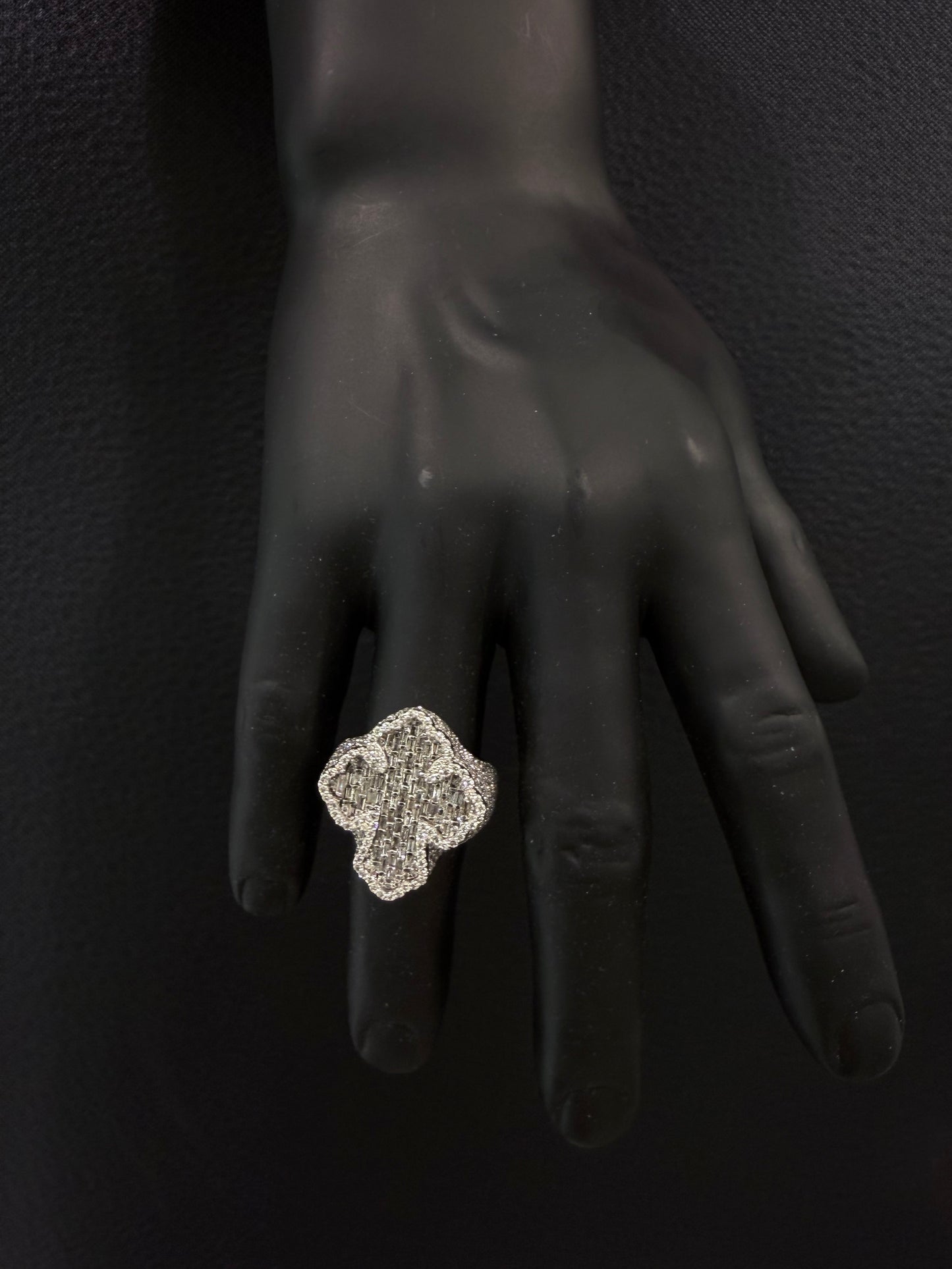 10K WHITE GOLD & DIAMONDS CROSS RING 3.56CT OF DIAMONDS