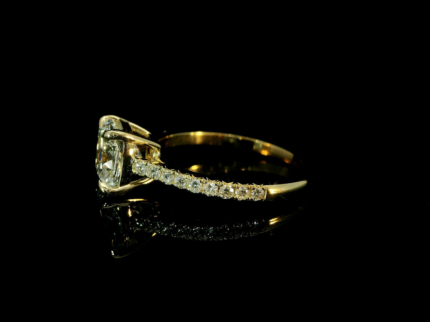 18K YELLOW GOLD LAB DIAMOND CUSHION CUT ENGAGEMENT RING 2.32CT