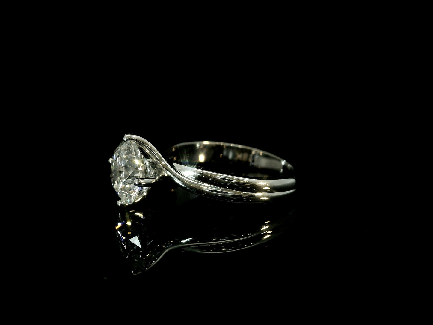 18K WHITE GOLD LAB ROUND CUT ENGAGEMENT RING 2.00CT