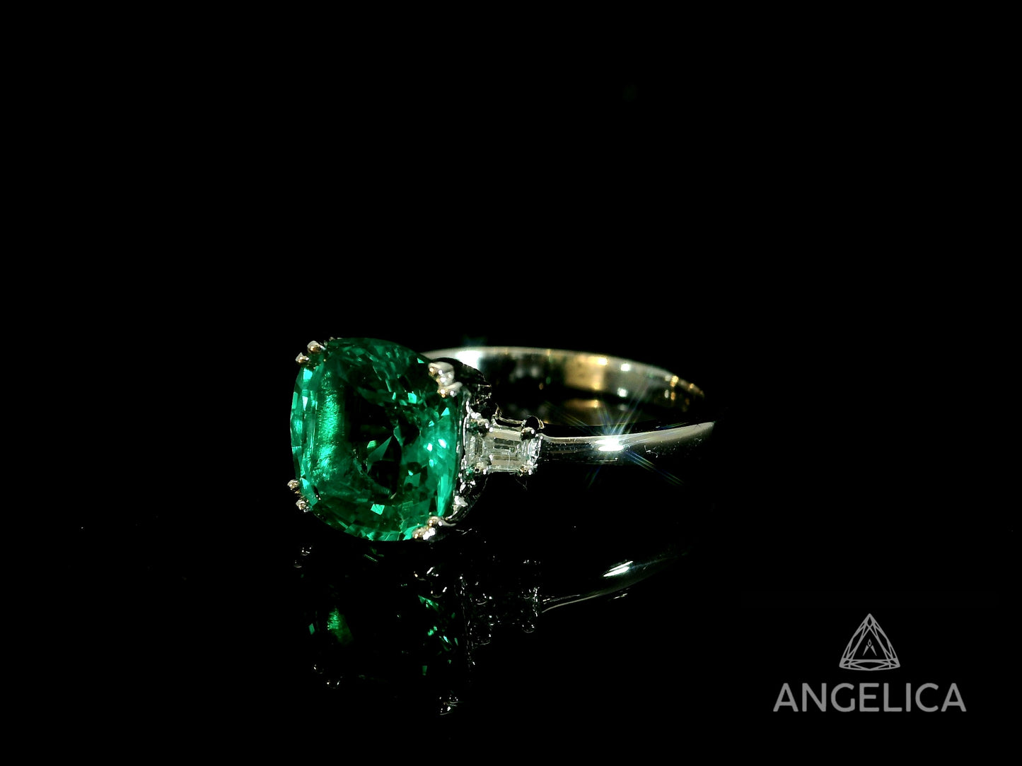 14K WHITE GOLD LAB GREEN EMERALD CUSHION CUT RING