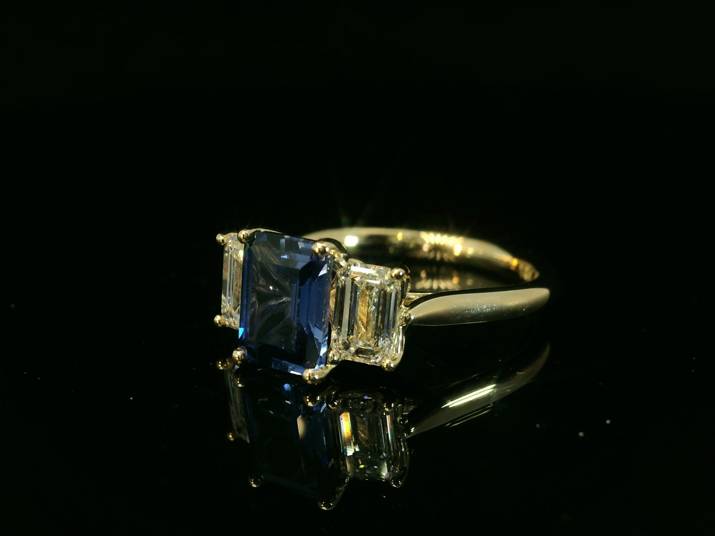 18K YELLOW GOLD LAB BLUE SAPPHIRE EMERALD CUT & LAB DIAMONDS RING