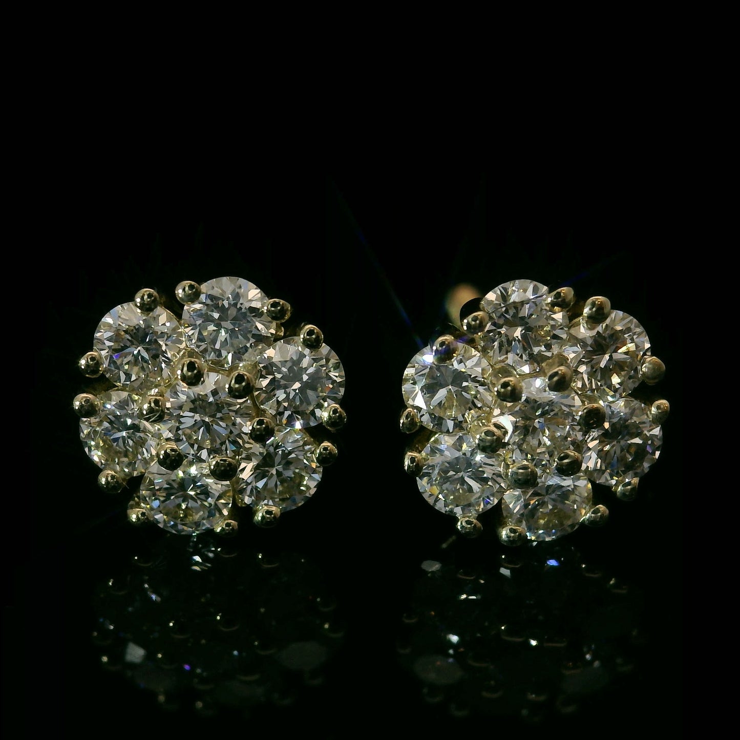 PENDIENTES VVS F+ CON DIAMANTES REDONDOS EN ORO AMARILLO DE 14 K