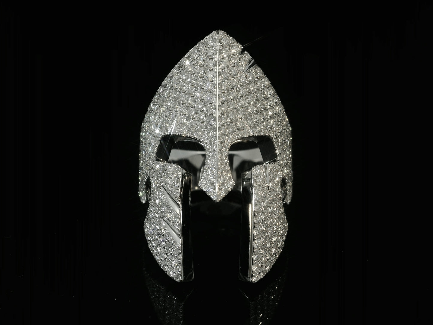 10K WHITE GOLD AND 5.25CT OF DIAMONDS SPARTAN RING