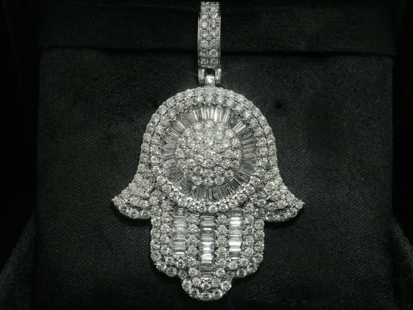 14K WHITE GOLD DIAMOND HAMSA PENDANT