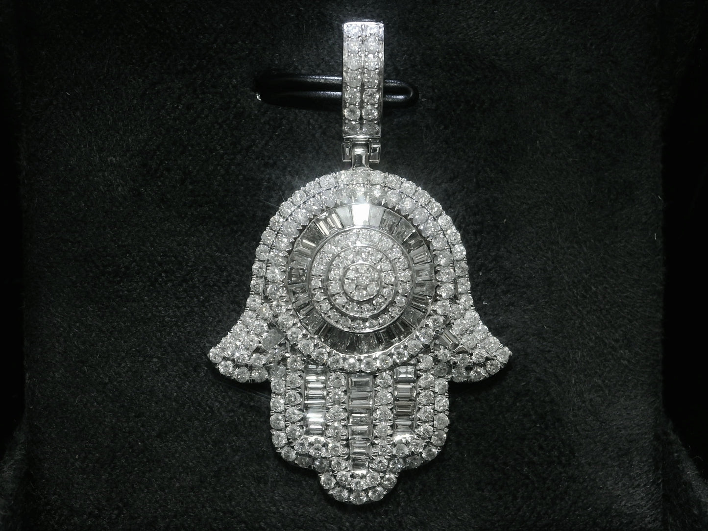 14K WHITE GOLD DIAMOND HAMSA PENDANT