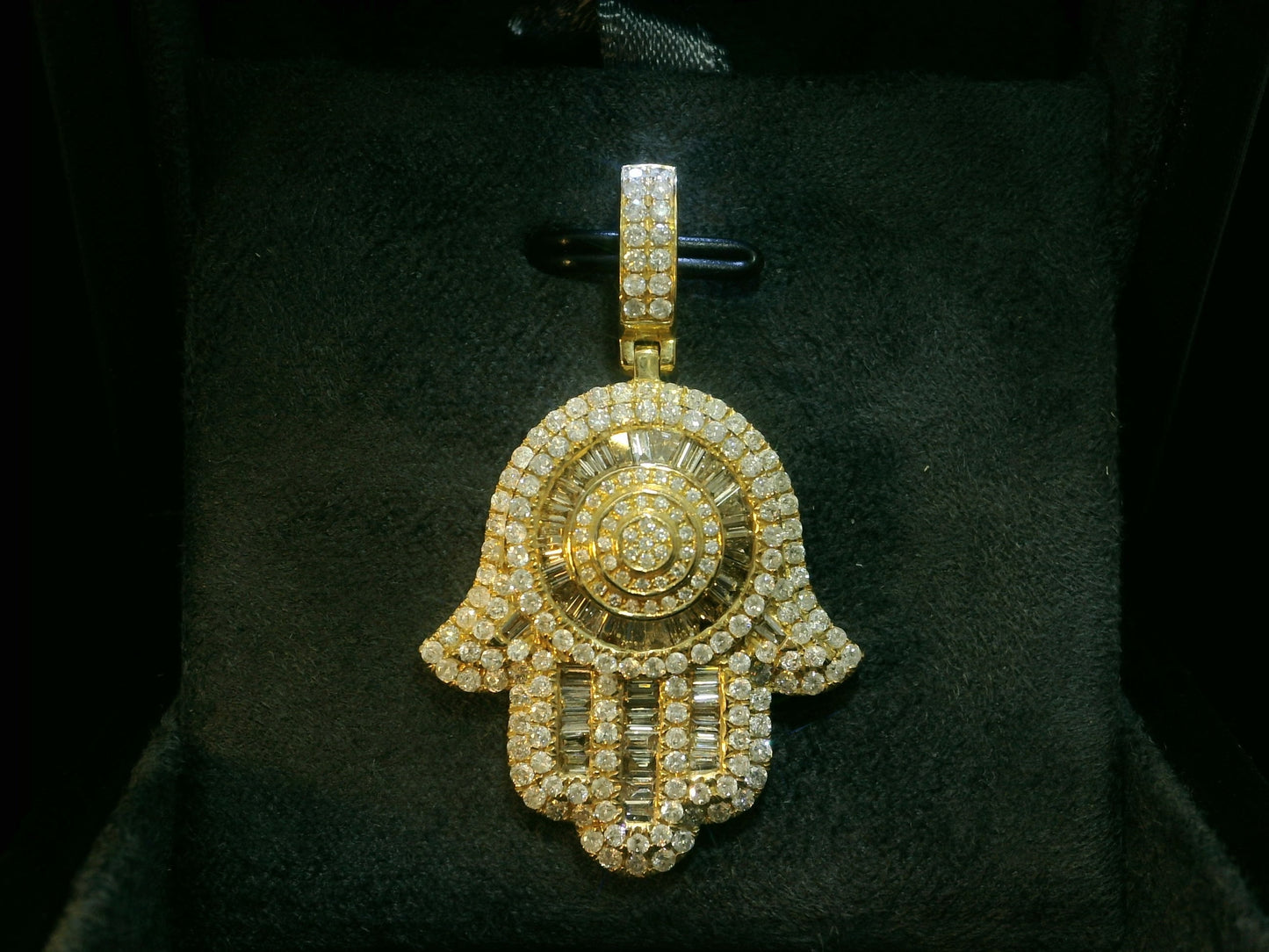 14K YELLOW GOLD DIAMOND HAMSA PENDANT
