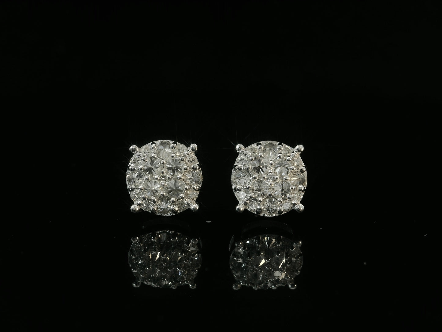 10K WHITE GOLD SPIKE SETTING DIAMOND EARRINGS