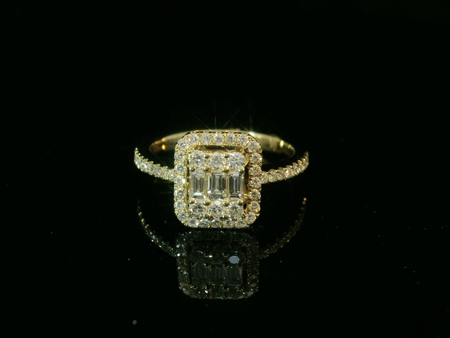 18K YELLOW GOLD NATURAL DIAMOND RING 0.65CT