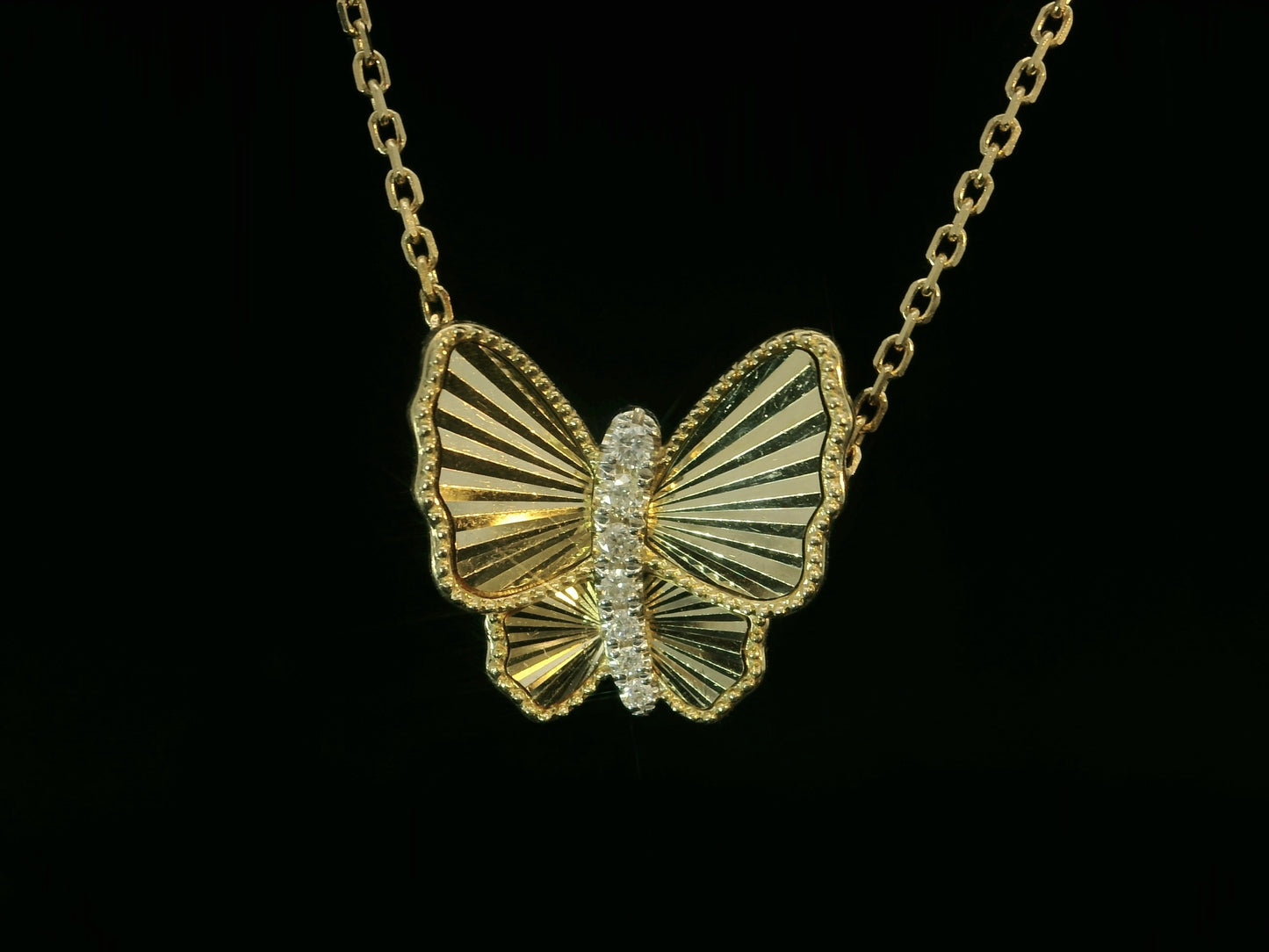 14K YELLOW GOLD DIAMOND BUTTERFLY NECKLACE