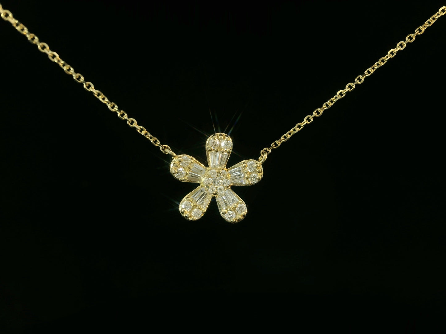 14K yellow gold Elegant Floral diamond Pendant Necklace