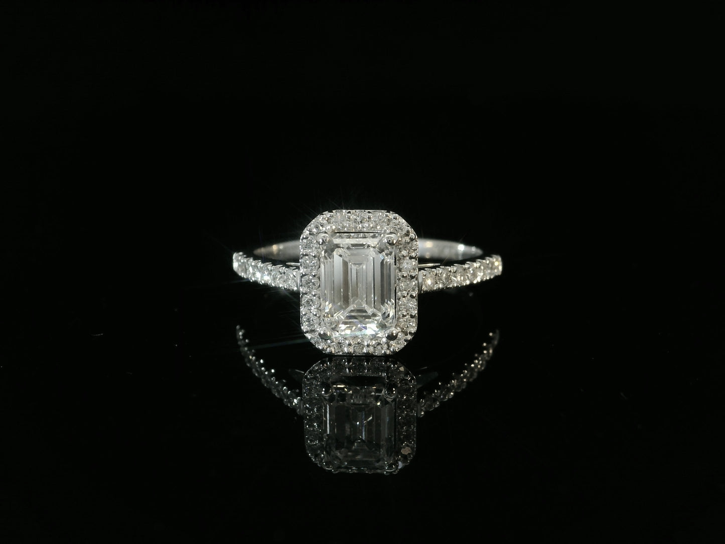14K WHITE GOLD LAB DIAMOND EMERALD CUT HALO ENGAGEMENT RING 1.40CT