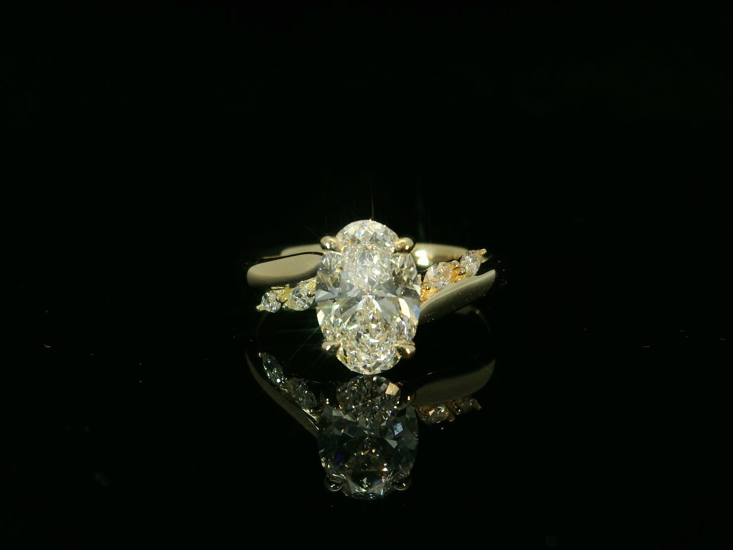 18K YELLOW GOLD LAB DIAMOND OVAL CUT ENGAGEMENT RING 1.64CT
