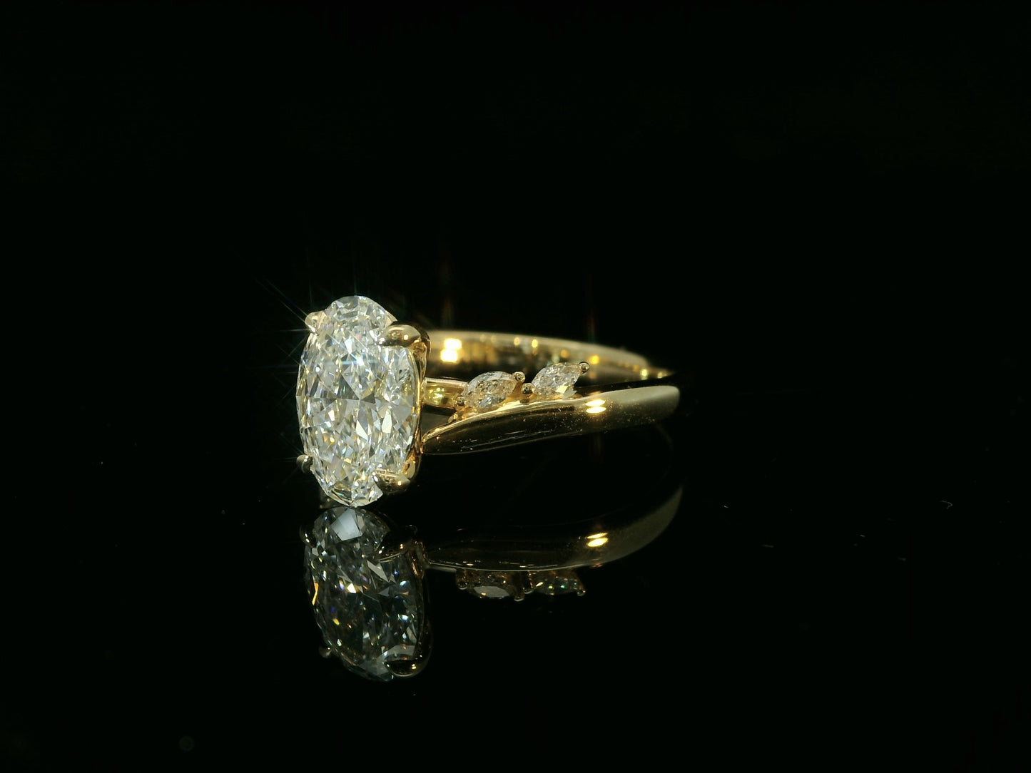 18K YELLOW GOLD LAB DIAMOND OVAL CUT ENGAGEMENT RING 1.64CT