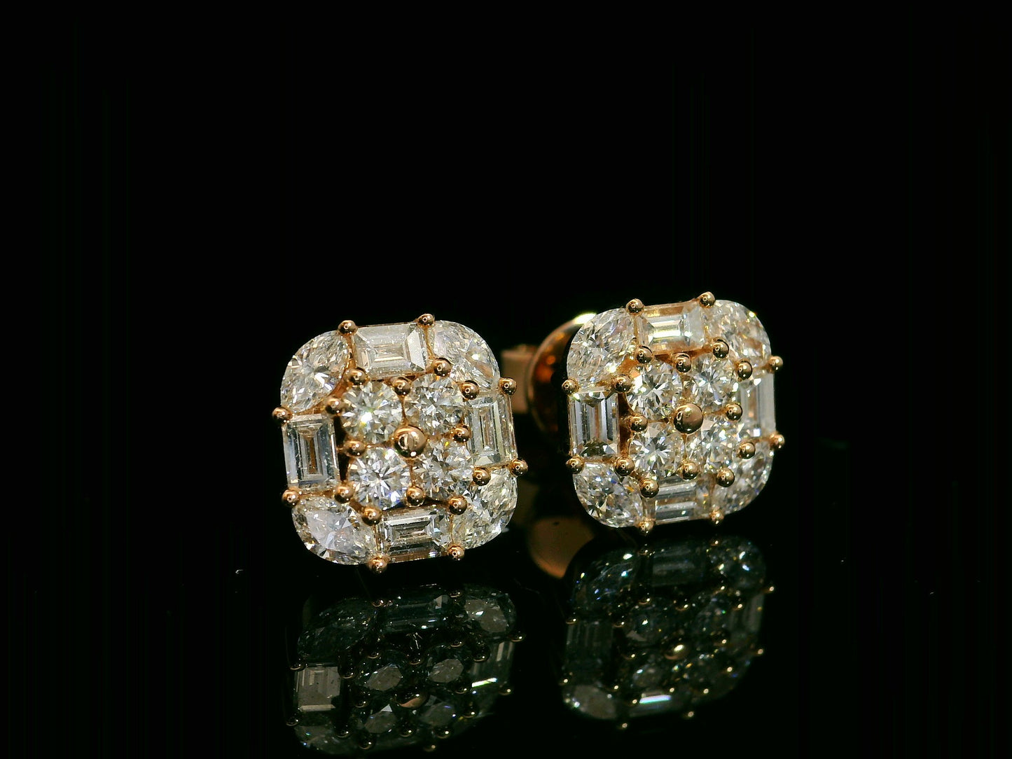 PENDIENTES DE ORO ROSA DE 14 K CON DIAMANTES REDONDOS, BAGUETTES Y MARQUESA