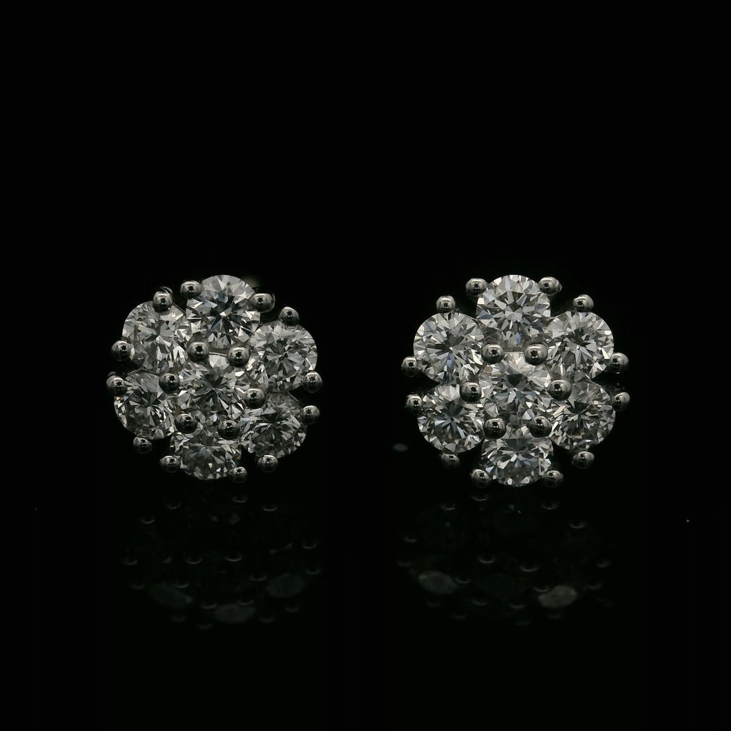 PENDIENTES VVS F+ CON DIAMANTES REDONDOS EN ORO BLANCO DE 14 K