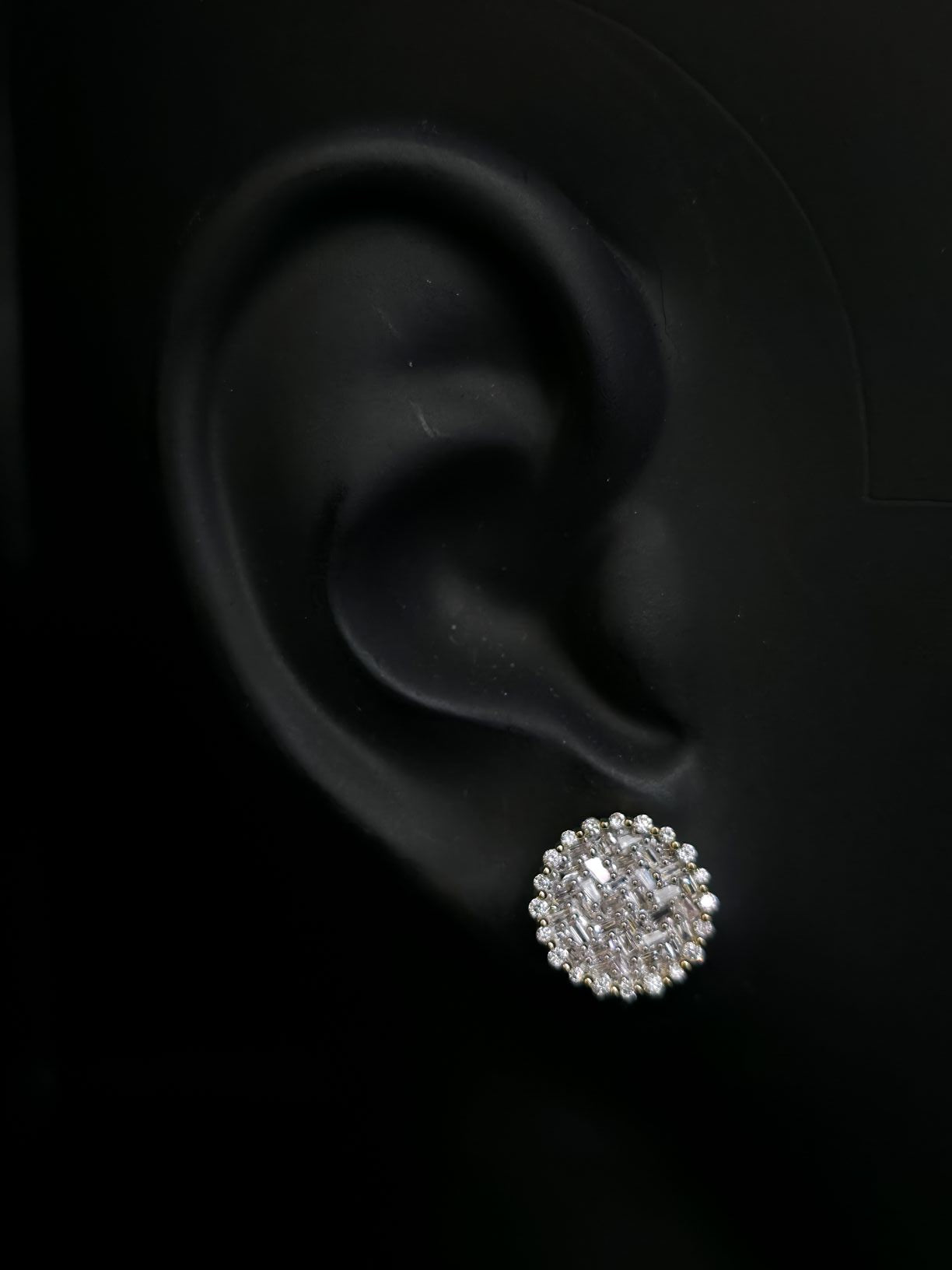 10K YELLOW GOLD BAGUETTE AND ROUND DIAMOND EARRINGS