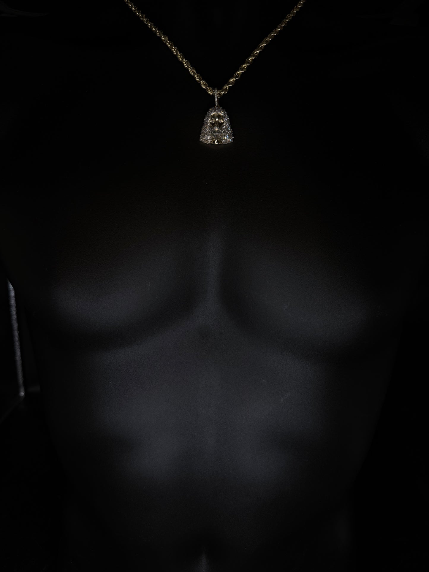 10K YELLOW GOLD DIAMOND JESUS PENDANT
