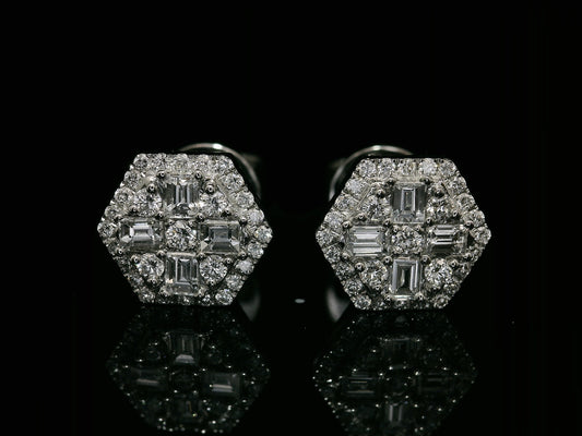PENDIENTES DE ORO BLANCO DE 14 K CON DIAMANTES REDONDOS DE TAMAÑO BAGUETTE Y VVS F+