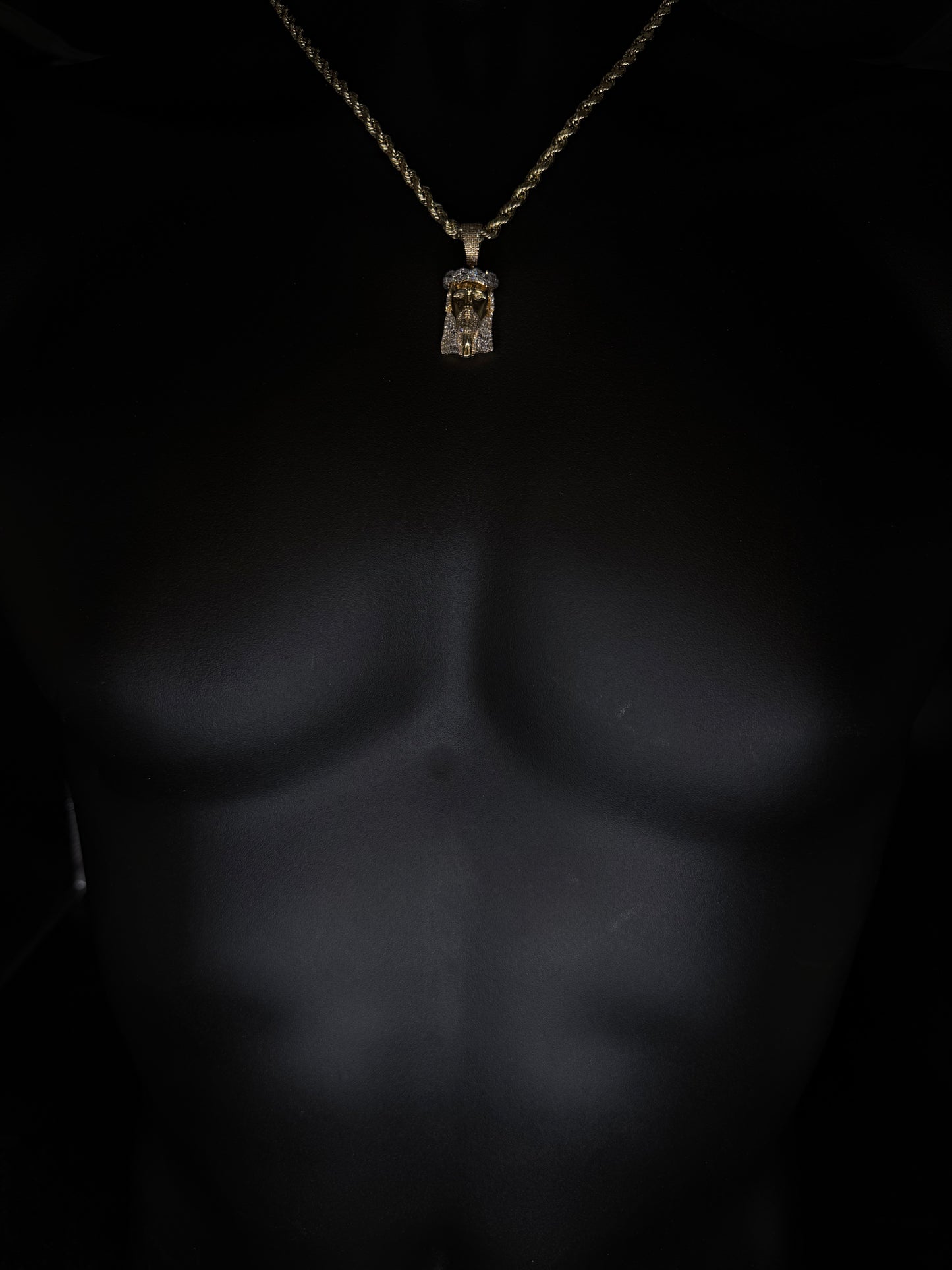 10K YELLOW GOLD DIAMOND JESUS PENDANT