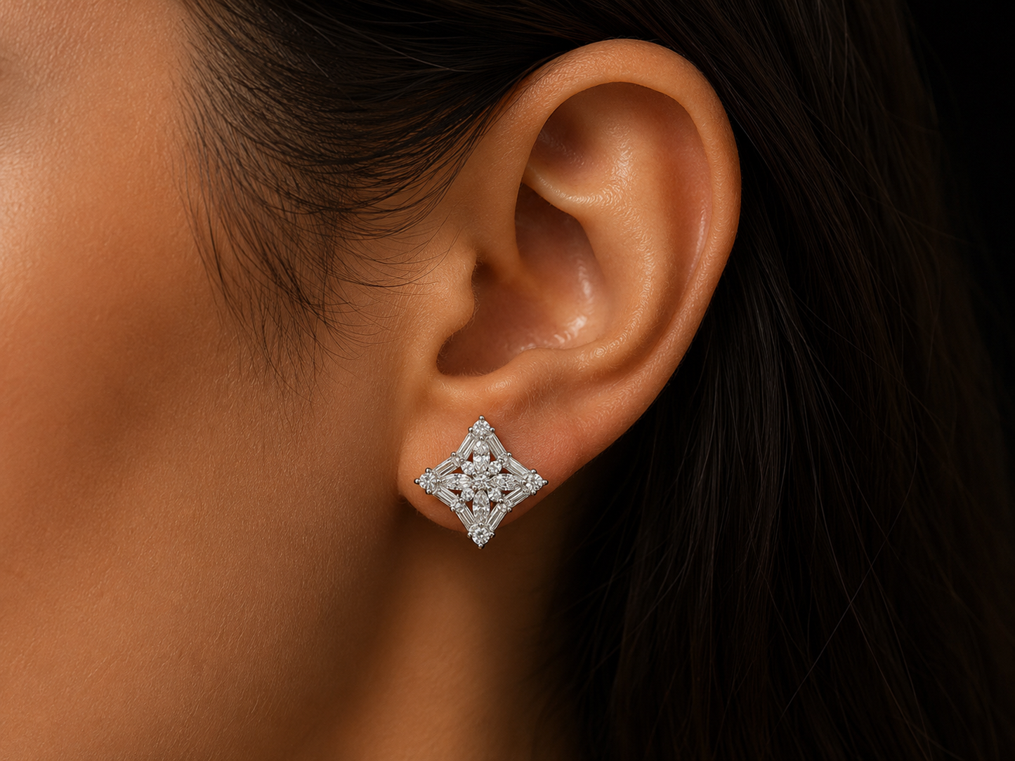 14K WHITE GOLD MARQUISE, ROUND AND BAGUETTE  VVS F+ DIAMOND Angelica Jewellers