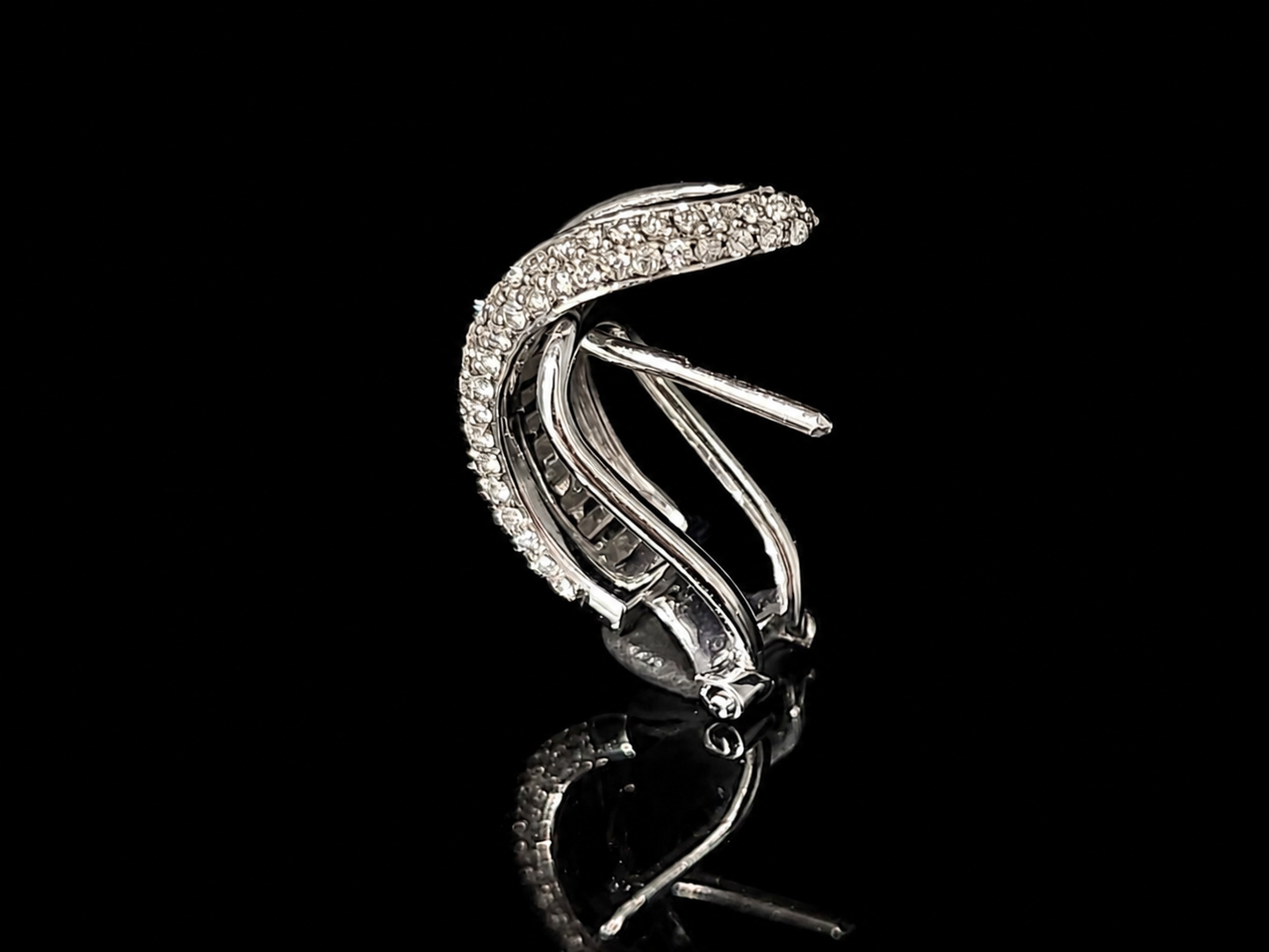 18K White Gold Baguette &amp; Round Diamond Huggies