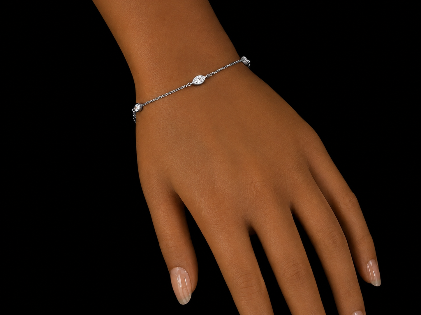 PULSERA DE ORO AMARILLO DE 14 K CON 5 TRÉBOLES Y DIAMANTES
