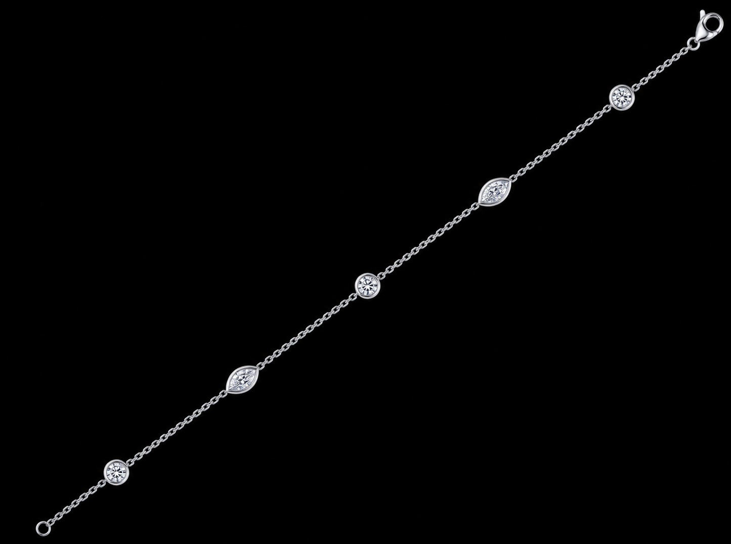 PULSERA DE ORO AMARILLO DE 14 K CON 5 TRÉBOLES Y DIAMANTES