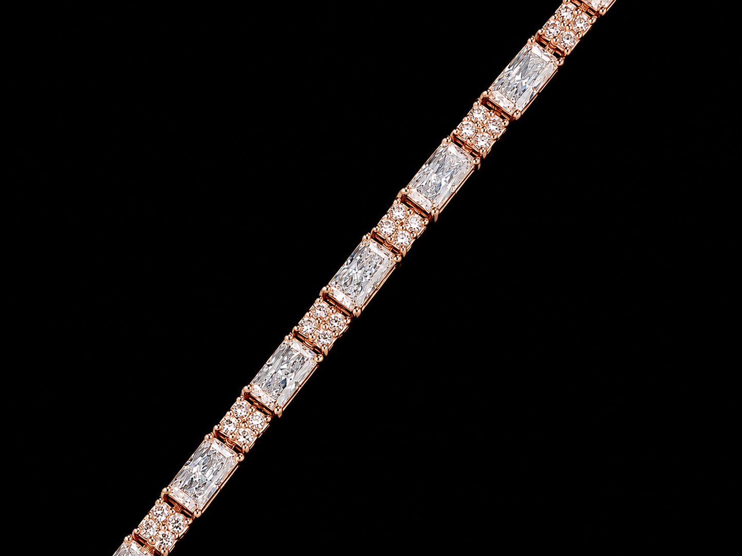 BRACELET EN OR JAUNE 14K AVEC 5 TRÈFLES DE DIAMANTS
