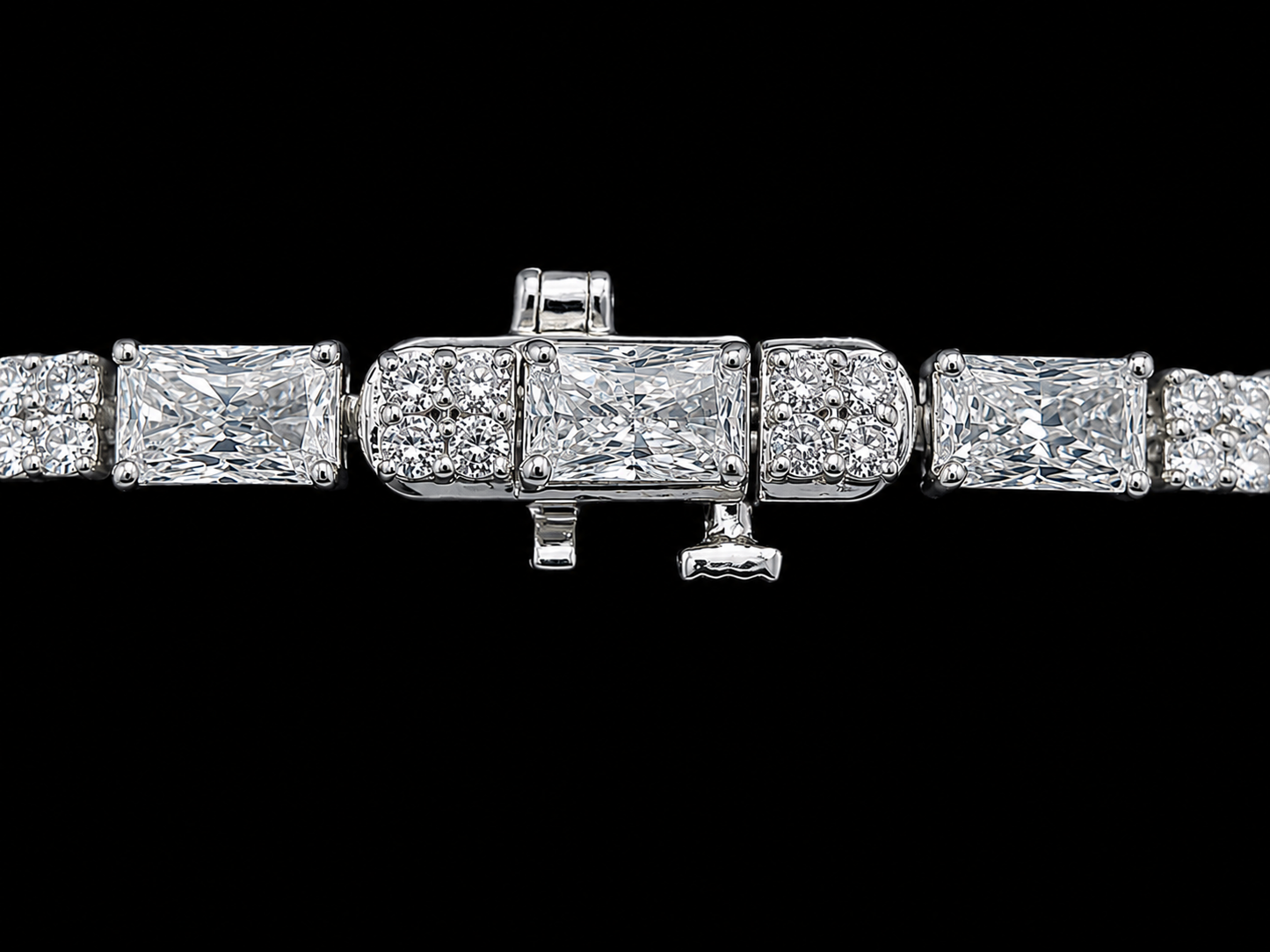 BRACELET EN OR JAUNE 14K AVEC 5 TRÈFLES DE DIAMANTS