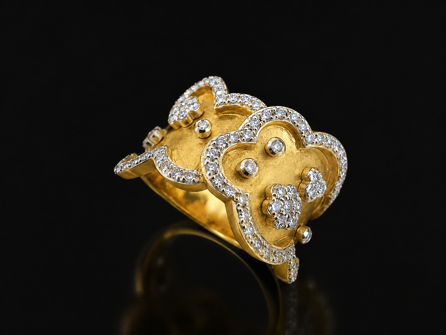 18K Yellow Gold Floral Diamond Band