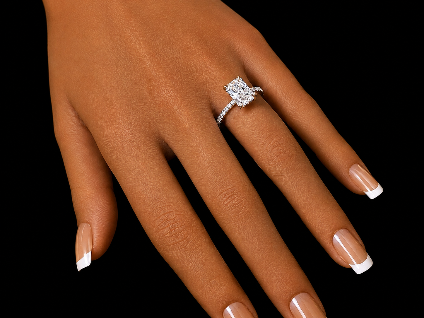 14K White Gold Oval Solitaire Engagement Ring | 4.04 CT E VS1 IGI Certified Lab Grown Diamond | Hidden Diamond Petal Halo (Copy) Angelica Jewellers