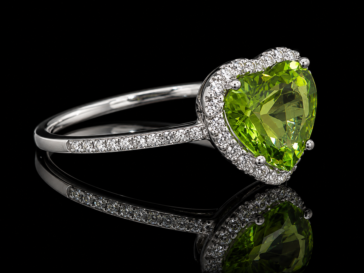 18K White Gold Heart Peridot &amp; Diamond Ring