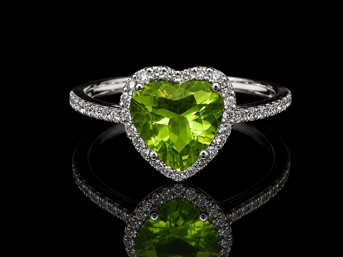 18K White Gold Heart Peridot &amp; Diamond Ring