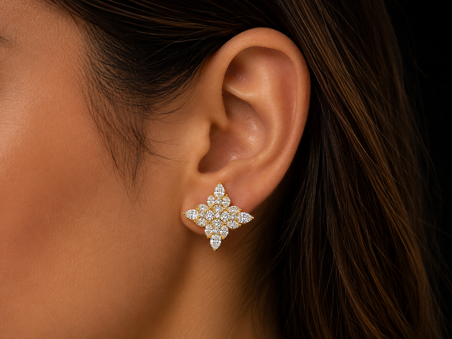 14K WHITE GOLD MARQUISE, ROUND AND BAGUETTE  VVS F+ DIAMOND Angelica Jewellers