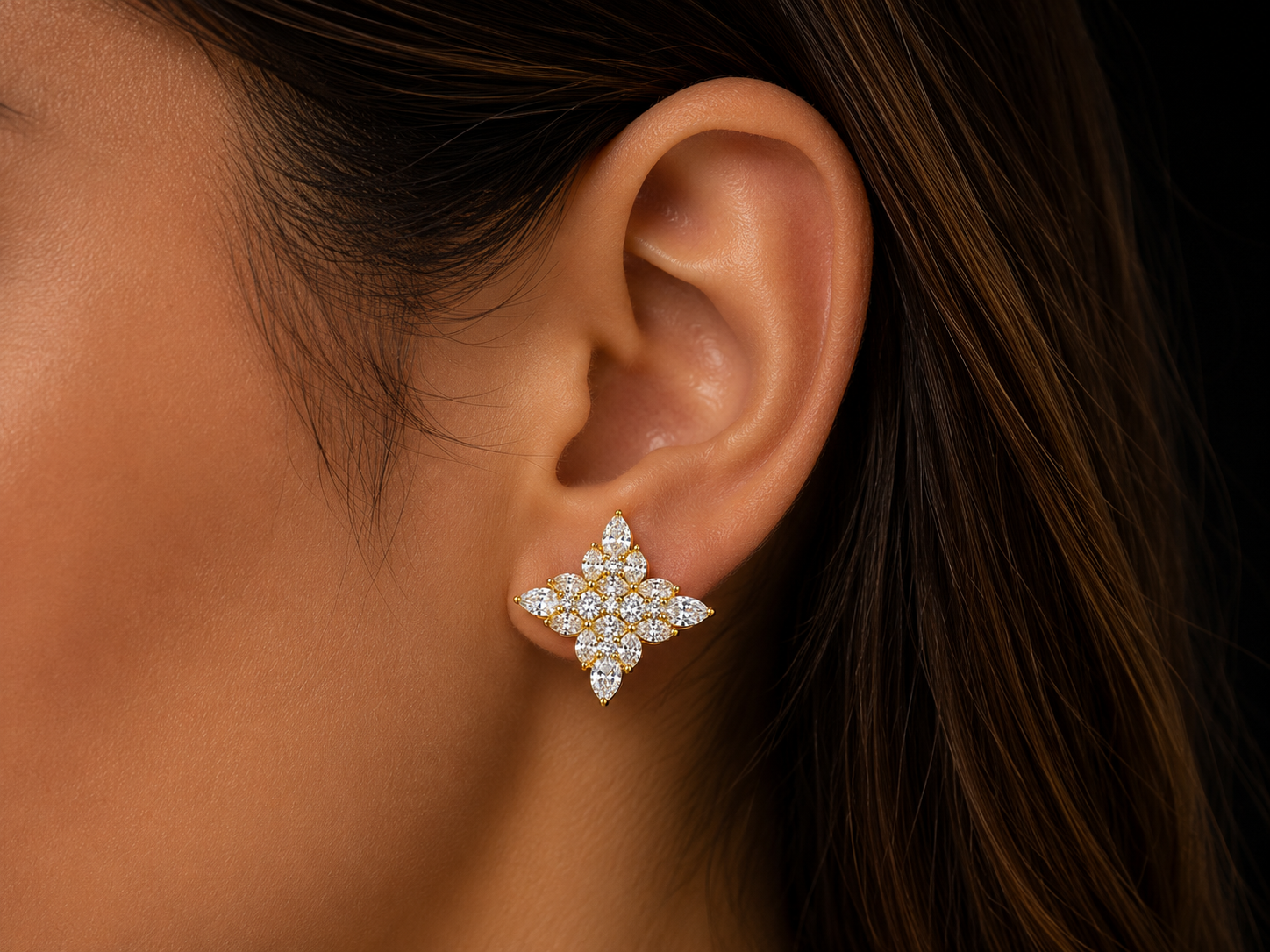 14K WHITE GOLD MARQUISE, ROUND AND BAGUETTE  VVS F+ DIAMOND Angelica Jewellers