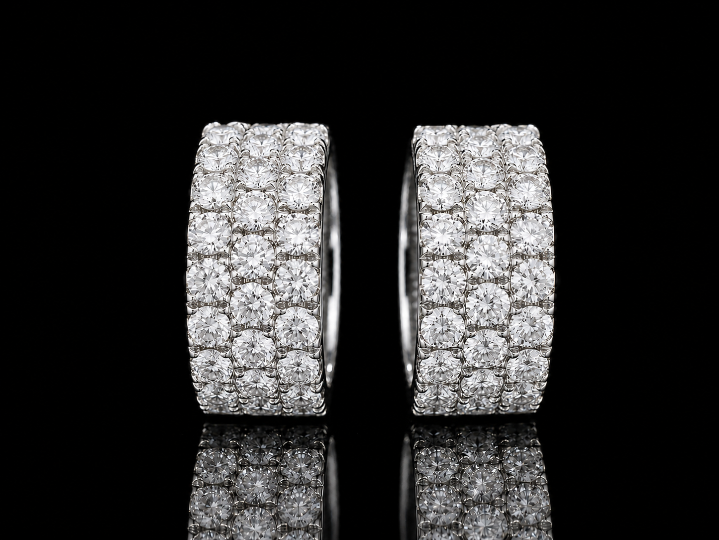BOUCLES D'OREILLES CRÉOLES EN OR BLANC 14K ET DIAMANTS 