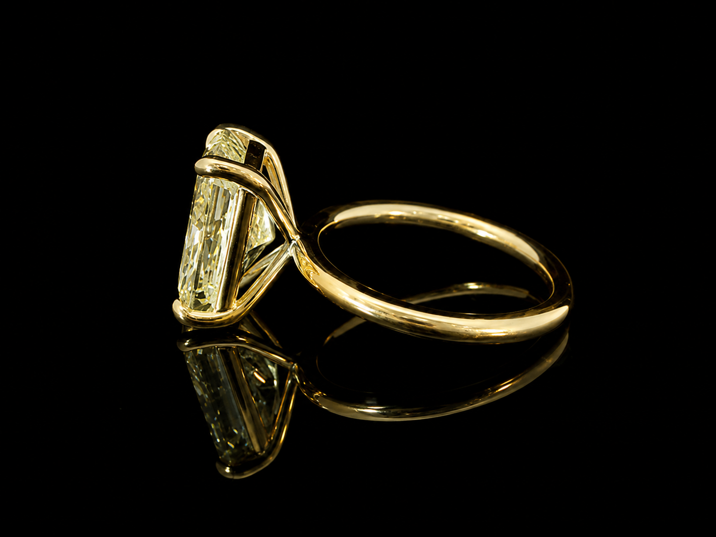 18K Yellow Gold Fancy Vivid Yellow Radiant Cut Lab Diamond Ring – 5.00 ct – IGI Certified
